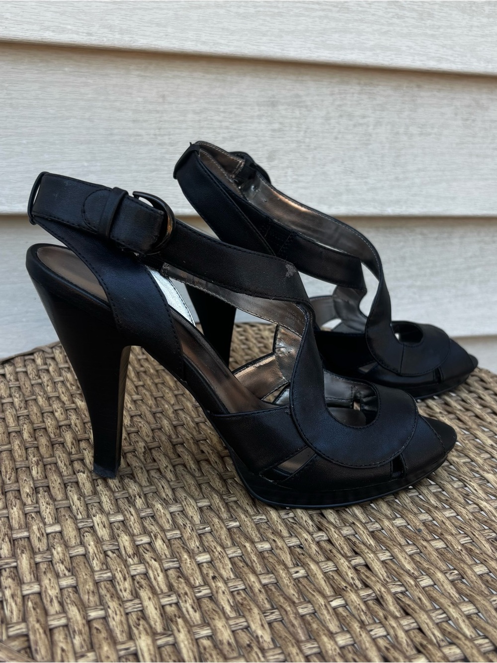 Worthington Black Criss-Cross Strappy Heeled Sandals Peep Toe Heels Size 7.5